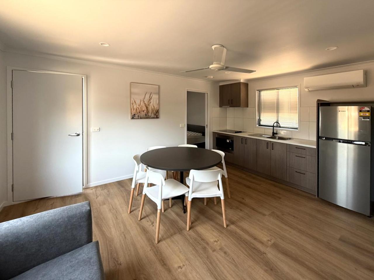 Big4 Traralgon Park Lane Holiday Park Exteriör bild