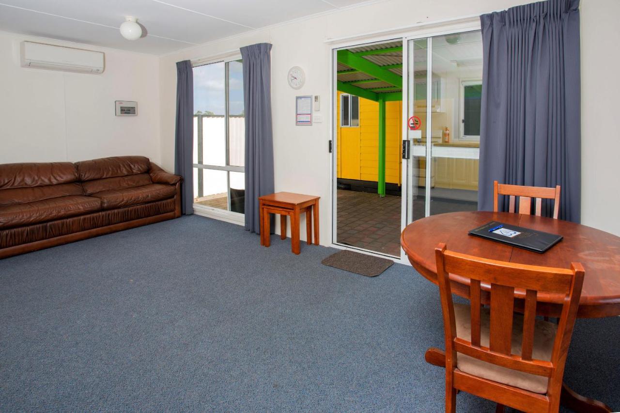 Big4 Traralgon Park Lane Holiday Park Exteriör bild