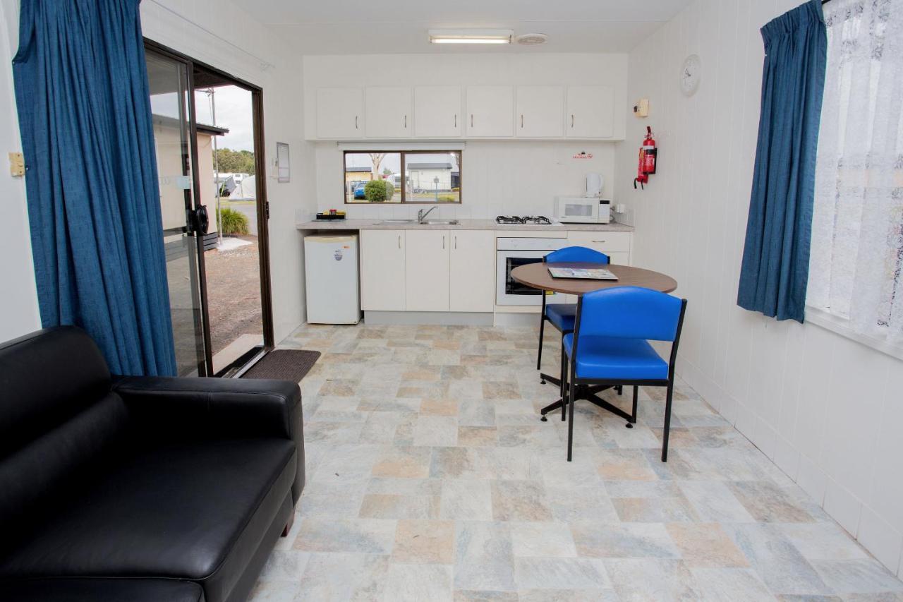 Big4 Traralgon Park Lane Holiday Park Exteriör bild